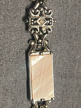 Vintage silver-Tone Bracelet with Rectangular Mother-of-Pearl Accent